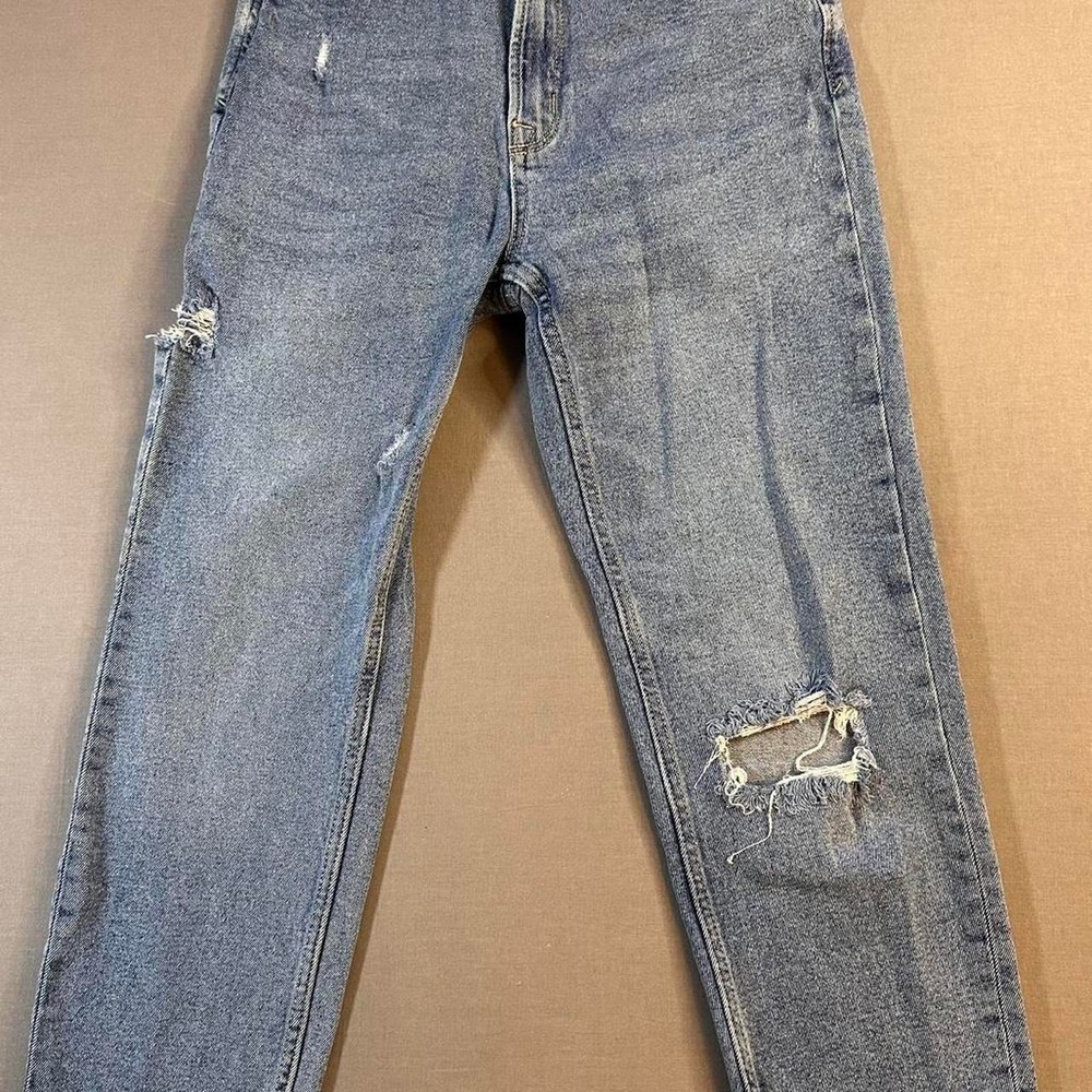 Stradivarius The original blue mom jeans Original distressed SZ 30
